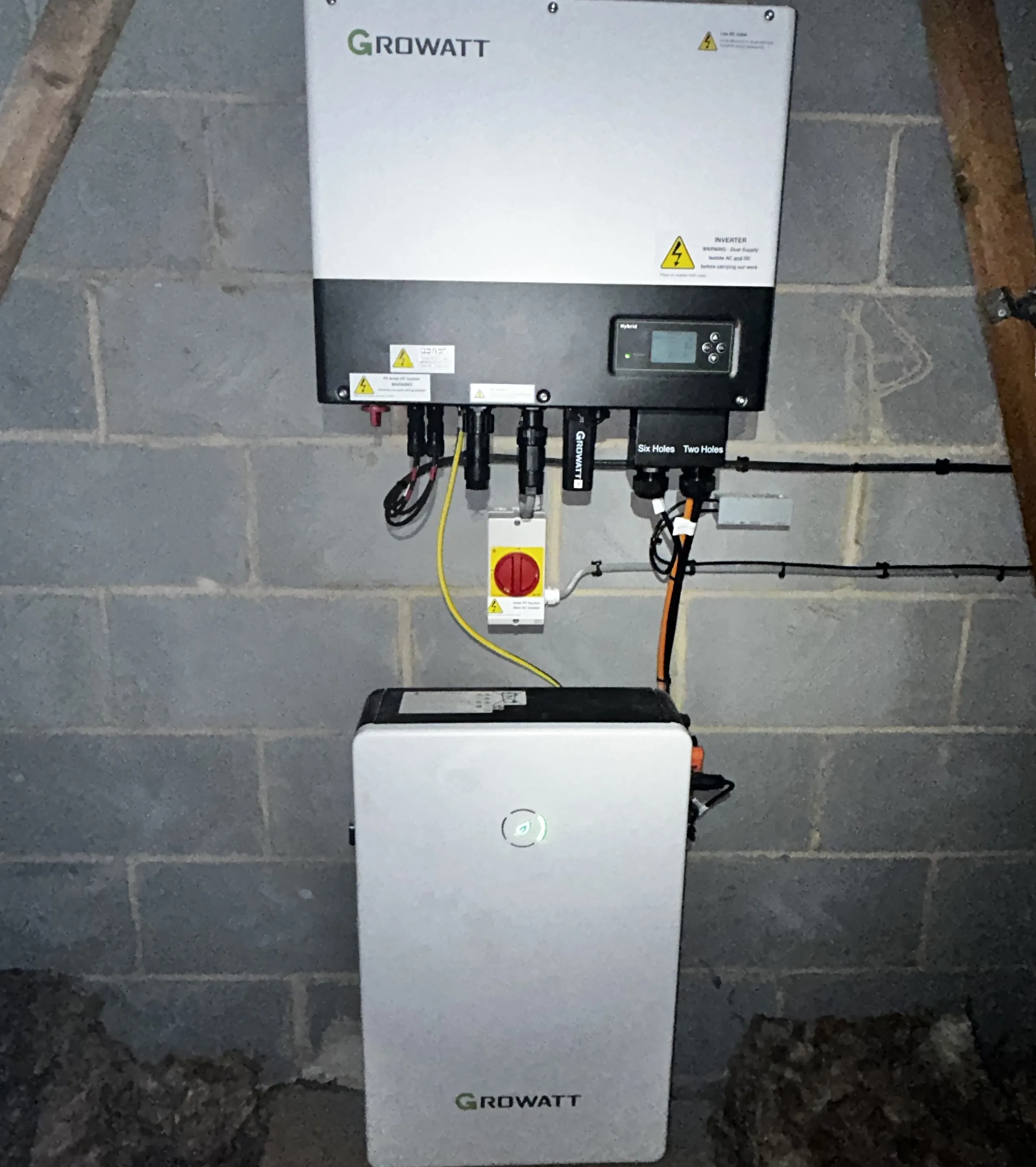 A Growatt hybrid inverter and battery installed in a Hampshire home